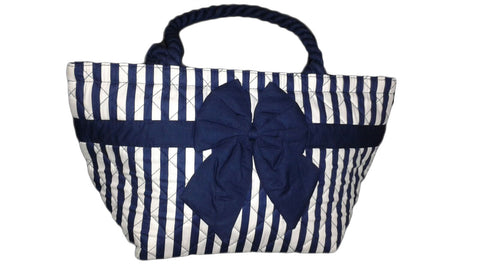 Handbag blue and white.    Bolso azul y blanco