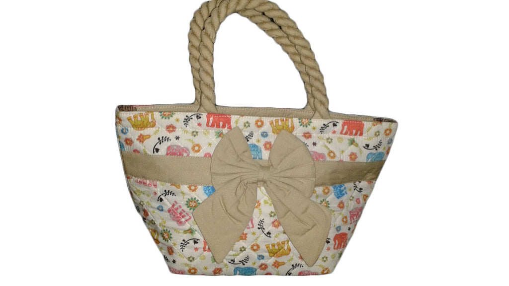 Cute beige handbag. Linda bolsa de color beige